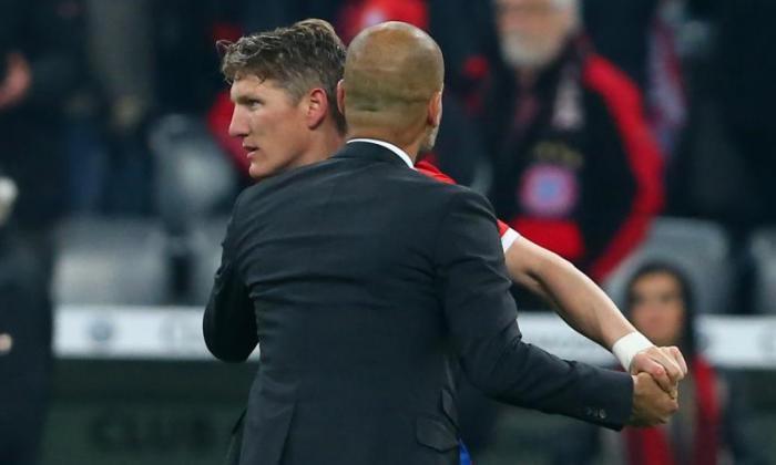 Pep Guardiona为Peronged Bayern Munich留在Bastian Schweinsteiger出口后，Talksport告诉