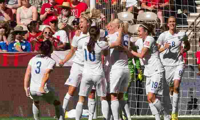 英格兰2-1加拿大：Jodie Taylor和Lucy Bronze Fire Lioness进入世界杯半决赛