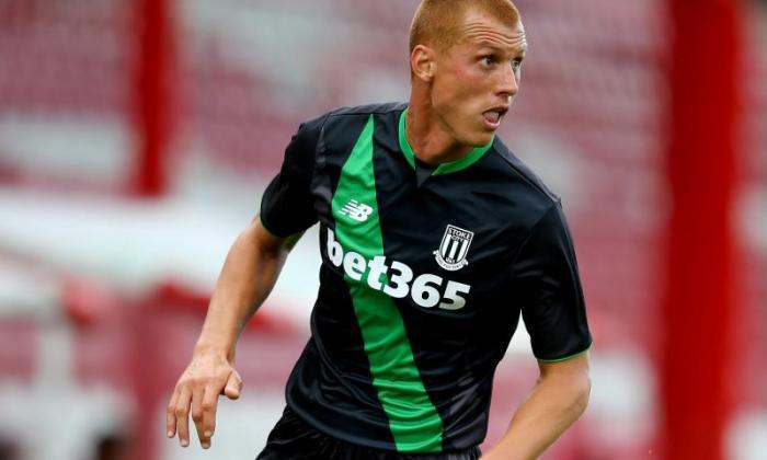 Stoke City Striker Peter Odemwingie揭示了Steve Sidwell正在学习西班牙语来帮助外国进口